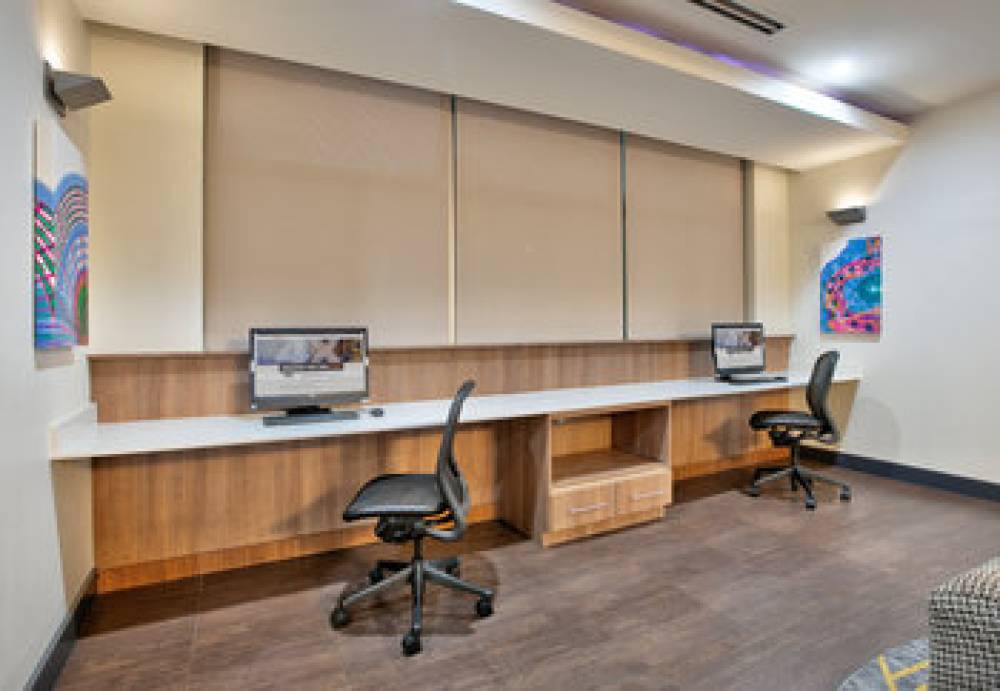 Holiday Inn DALLAS-FORT WORTH AIRPORT S  8