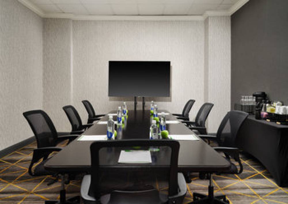 HOLIDAY INN DEDHAM CONF CENTER BY I 6