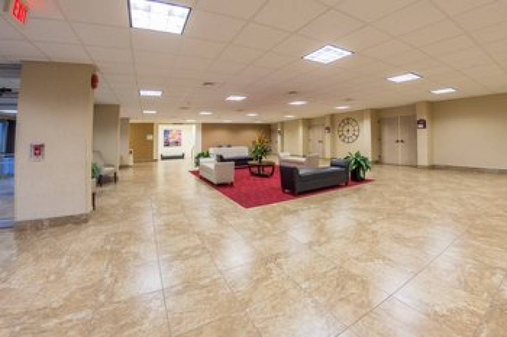 Holiday Inn DES MOINES-AIRPORT/CONF CENTER 5