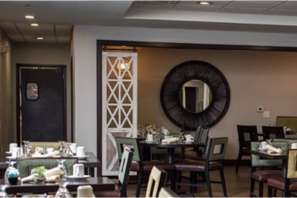 HOLIDAY INN EAST 2