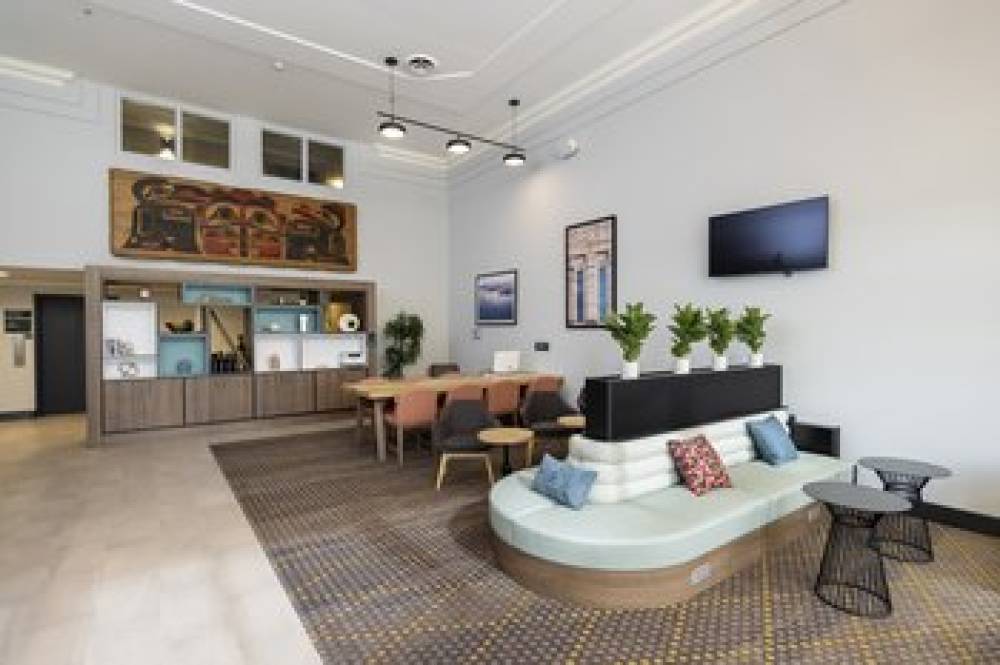 Holiday Inn Elk Lake Victoria By Ih