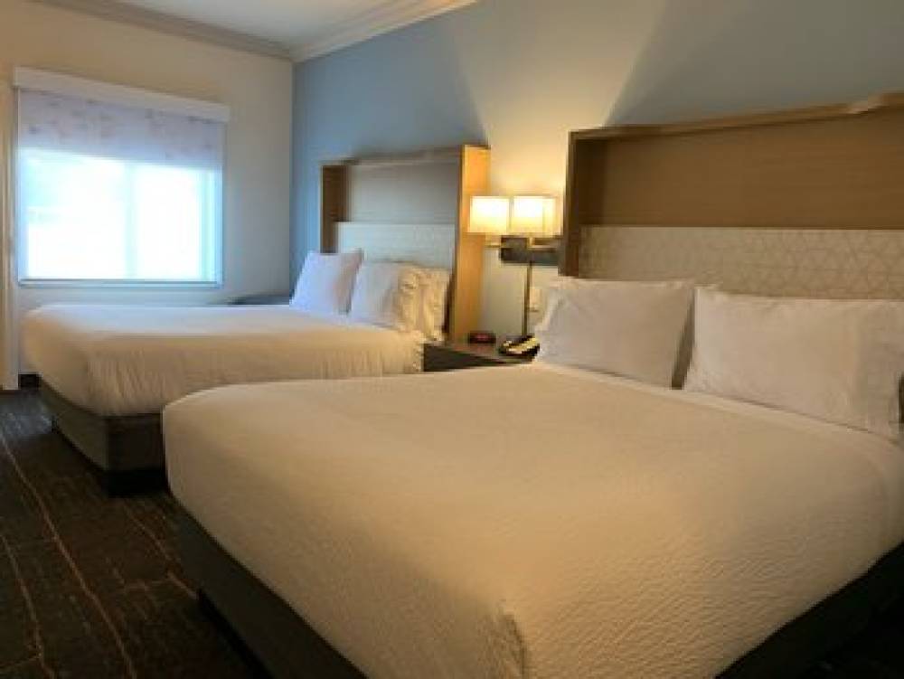 HOLIDAY INN ELK LAKE VICTORIA BY IH 3