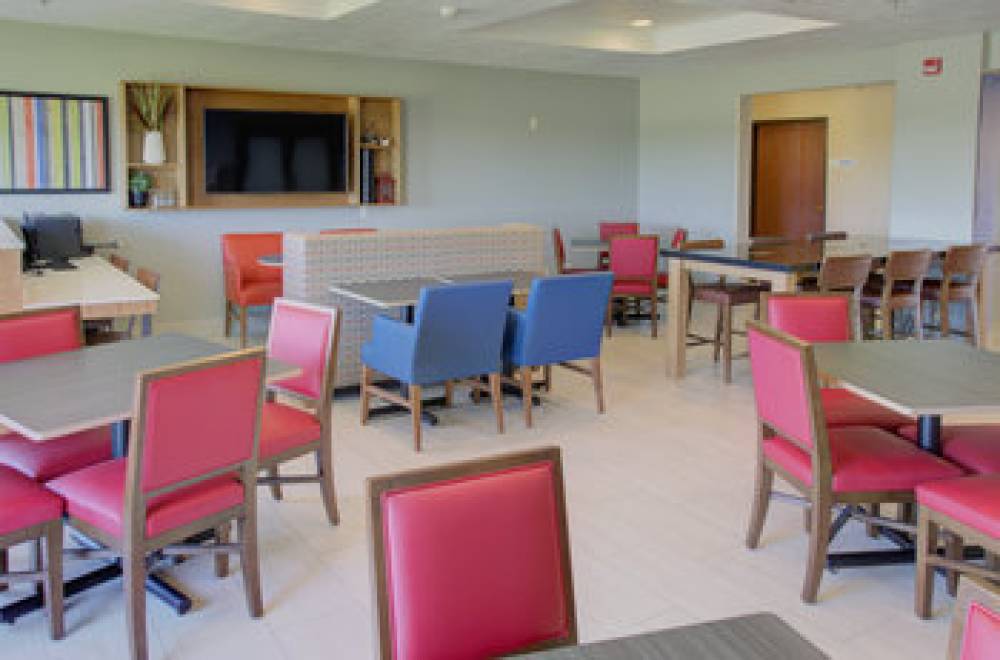 HOLIDAY INN EX STES LE MARS BY IHG 7
