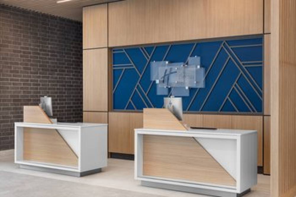 HOLIDAY INN EXP AEROPORT BY IHG 2