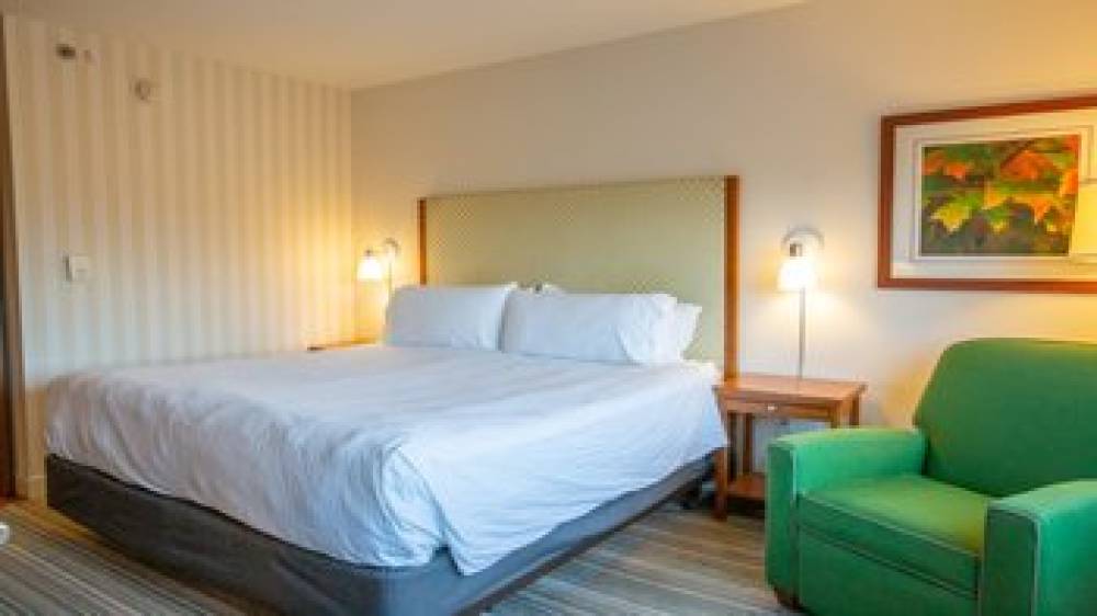 HOLIDAY INN EXP AIRPORT EASTON 6