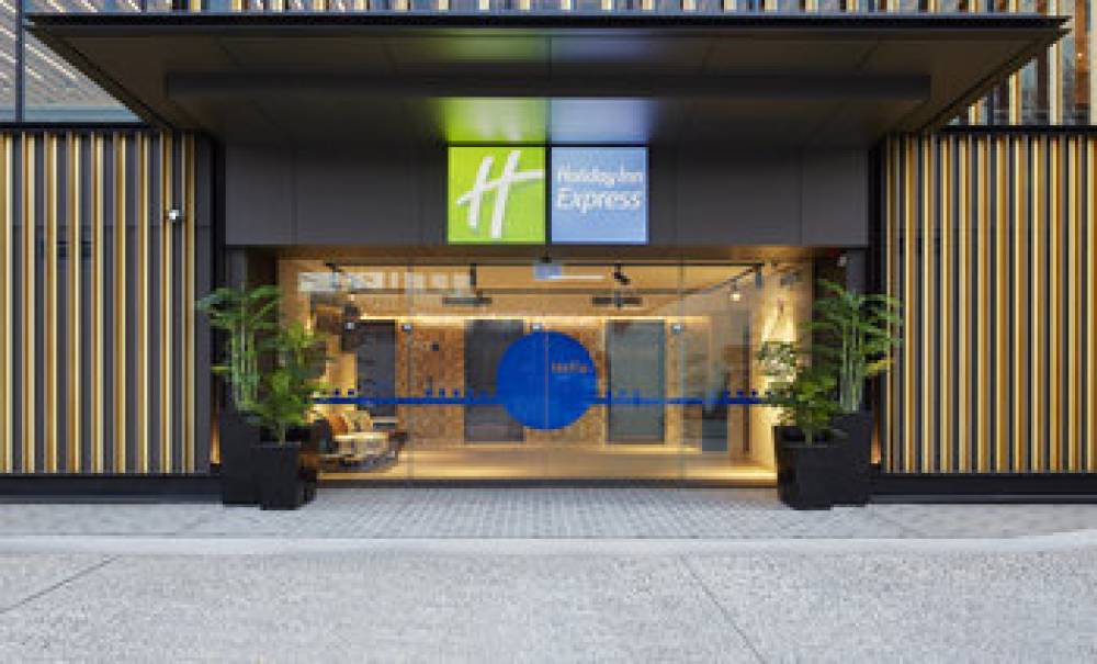 HOLIDAY INN EXP AIRPORT 2