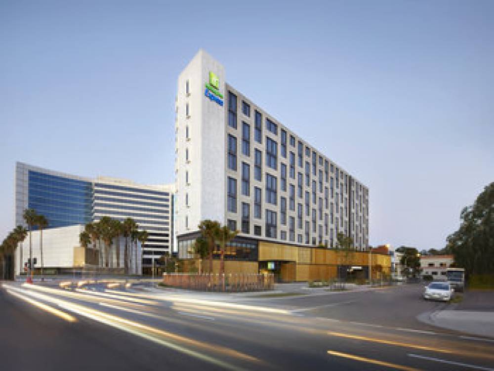 Holiday Inn Exp Airport