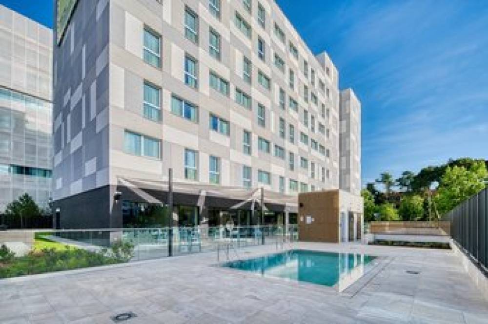 Holiday Inn Exp Airport