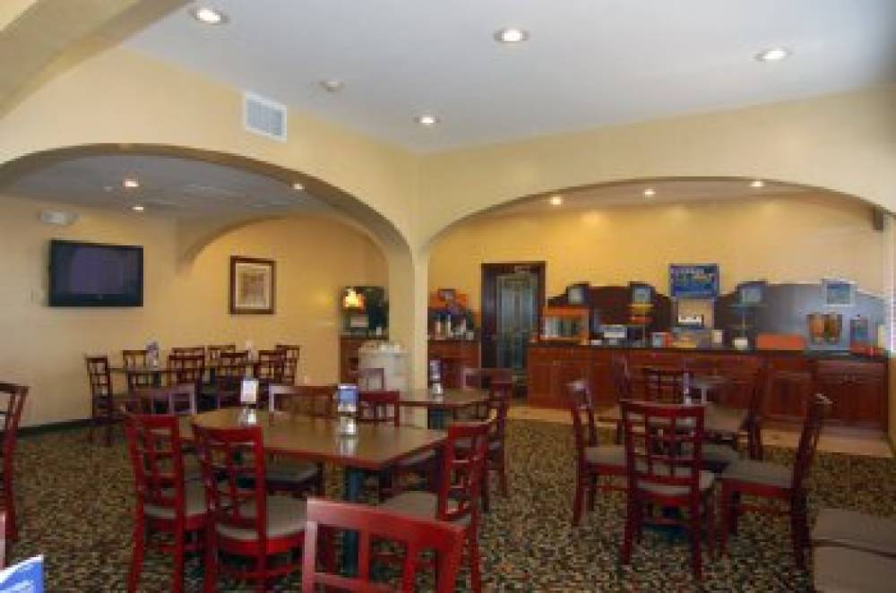 HOLIDAY INN EXP ANAHEIM WEST 5