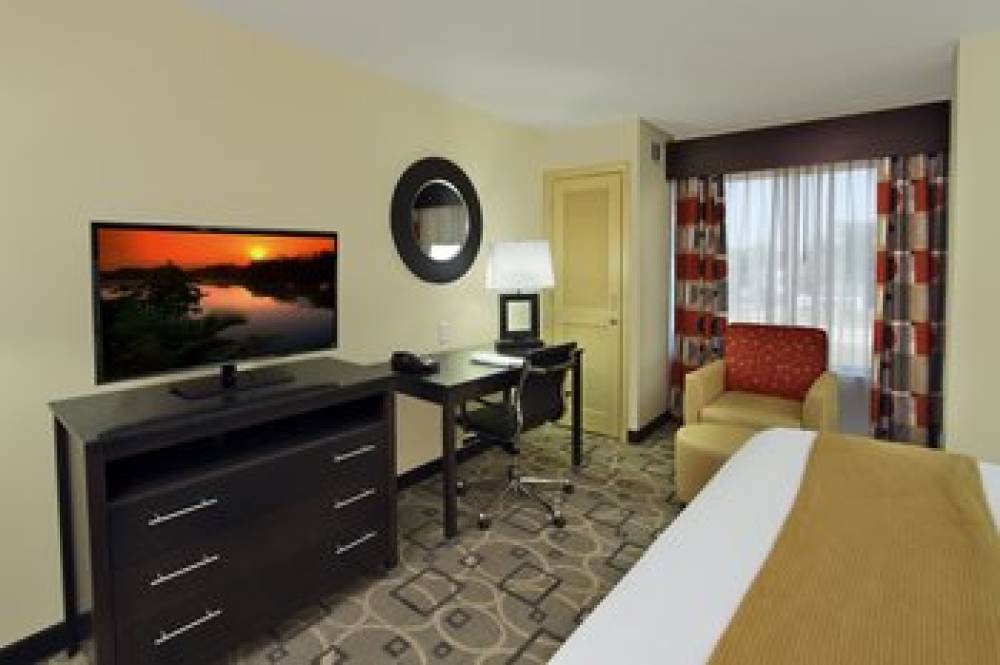 HOLIDAY INN EXP AUGUSTA DWTN 6