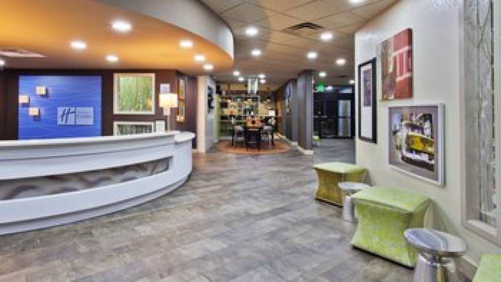 Holiday Inn Exp Ballpark
