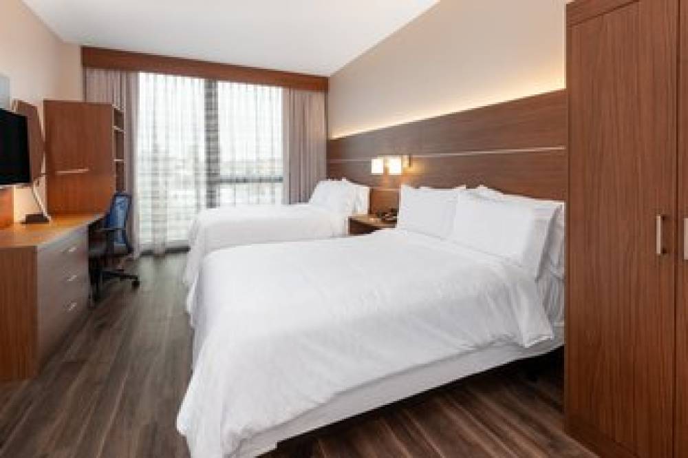 HOLIDAY INN EXP BROOKLYN SUNSET PAR 10