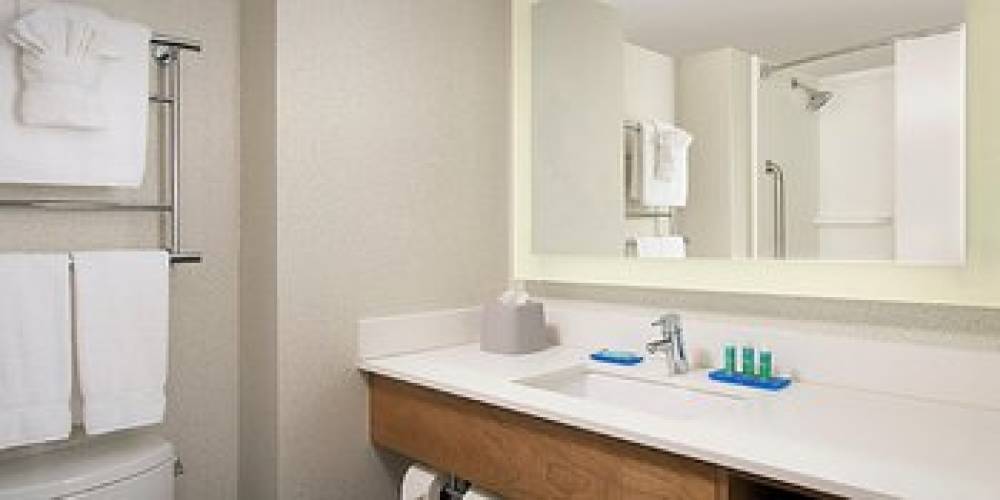 HOLIDAY INN EXP CHESAPEAKE 7
