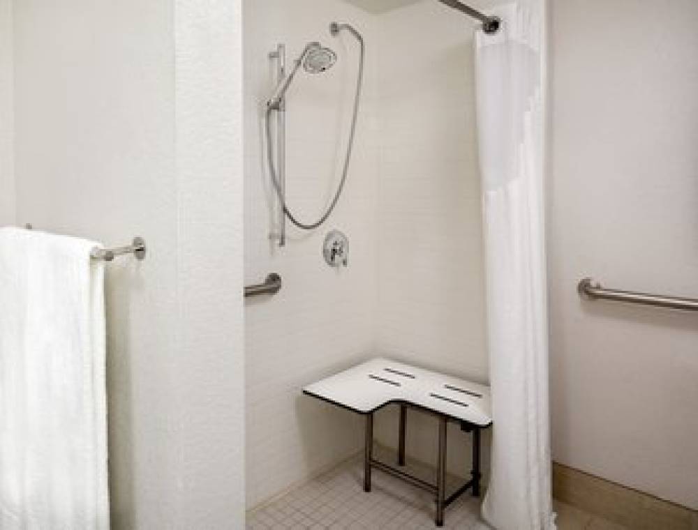 HOLIDAY INN EXP CHESAPEAKE 2