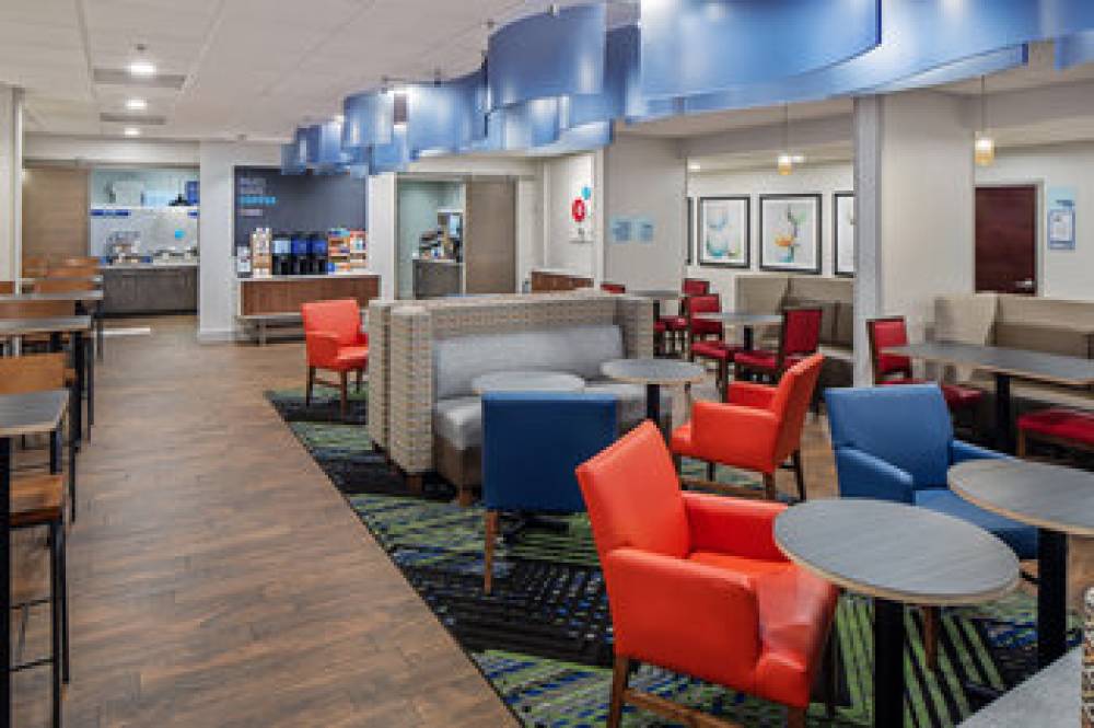 HOLIDAY INN EXP COLLEGE PARK 5