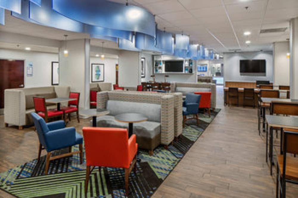 HOLIDAY INN EXP COLLEGE PARK 6