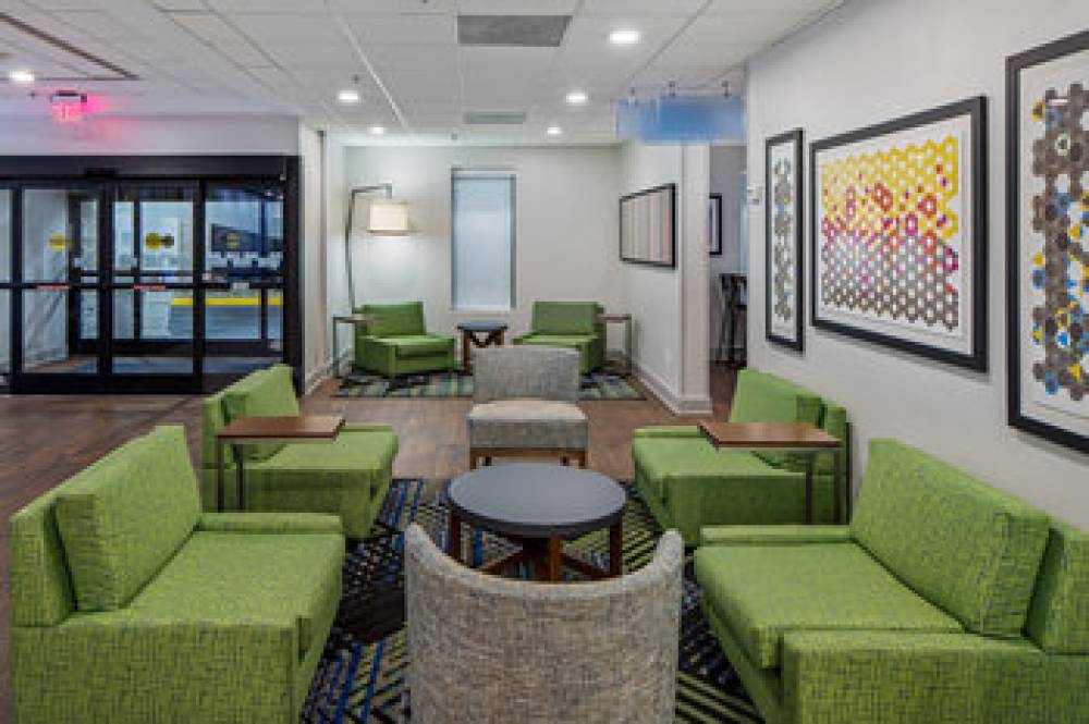 HOLIDAY INN EXP COLLEGE PARK 8