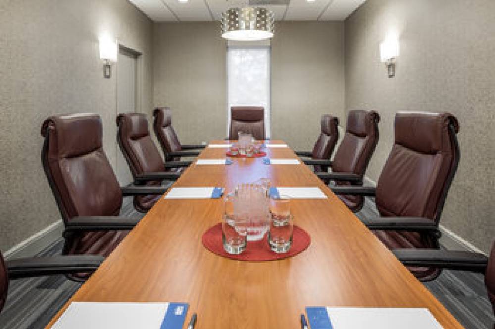 HOLIDAY INN EXP COLLEGE PARK 3