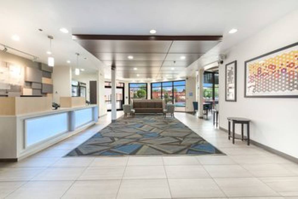 Holiday Inn Exp Downtown