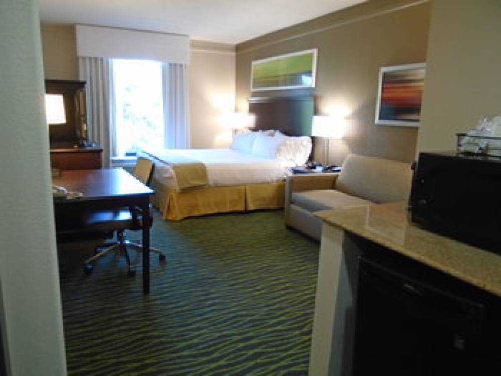 HOLIDAY INN EXP E MIDLOTHIAN 3