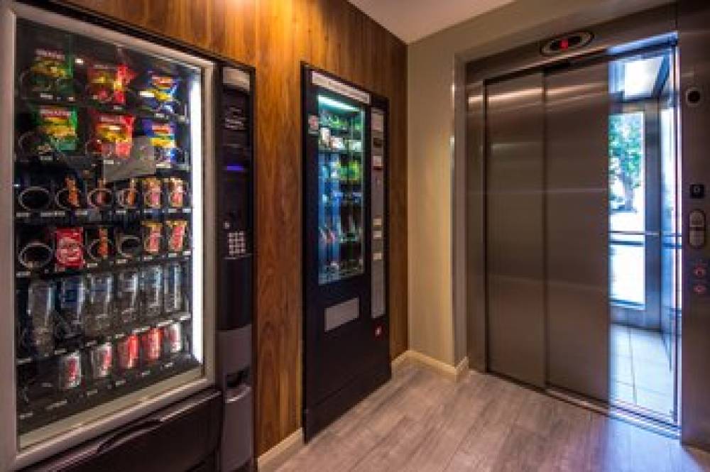 HOLIDAY INN EXP EARLS COURT 7