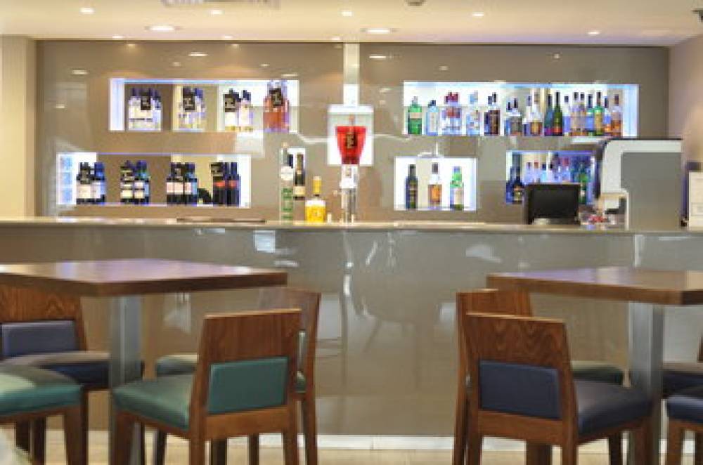 HOLIDAY INN EXP EARLS COURT 10