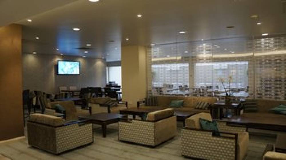 HOLIDAY INN EXP EARLS COURT 8