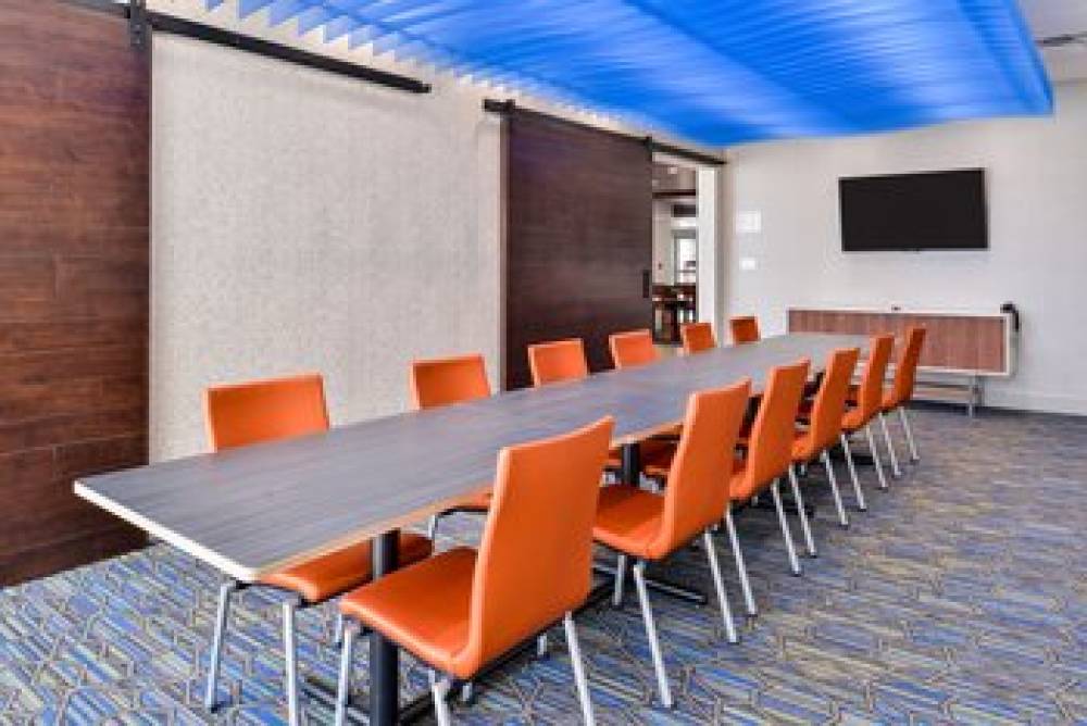 HOLIDAY INN EXP EARLY 8