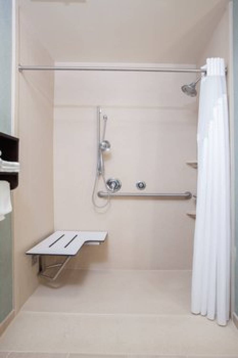 HOLIDAY INN EXP EUREKA 10