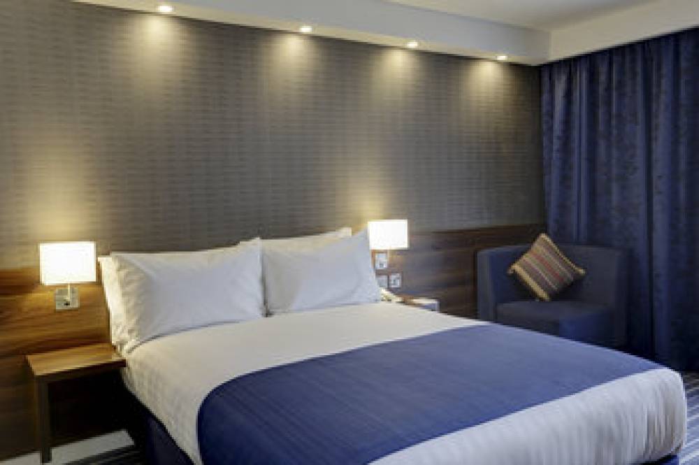 HOLIDAY INN EXP EXCEL 9