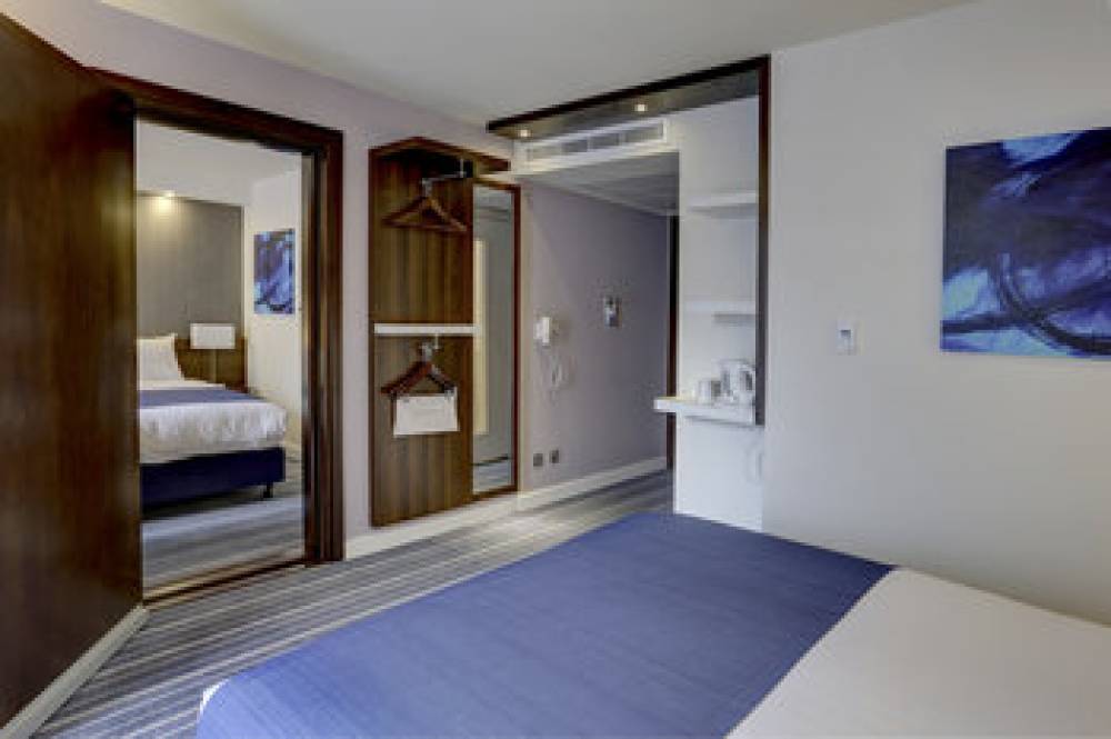 HOLIDAY INN EXP EXCEL 10
