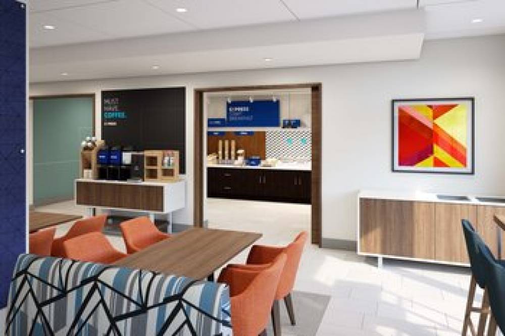 HOLIDAY INN EXP FAIRLAWN 2
