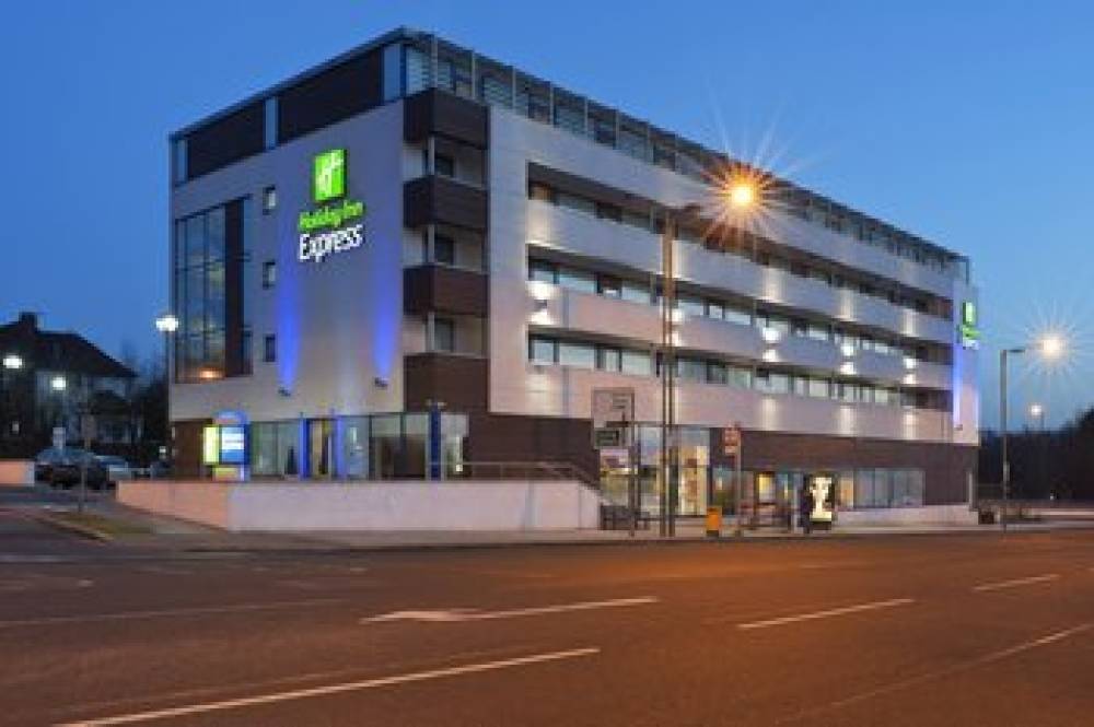 HOLIDAY INN EXP GOLDERS GREEN 1