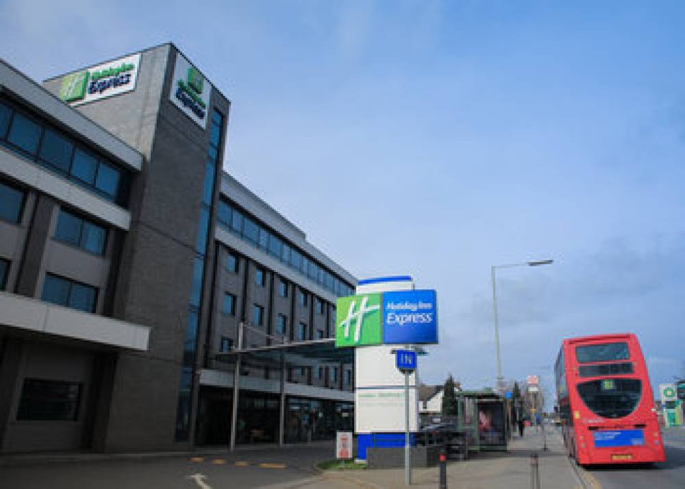 HOLIDAY INN EXP HEATHROW T5 1