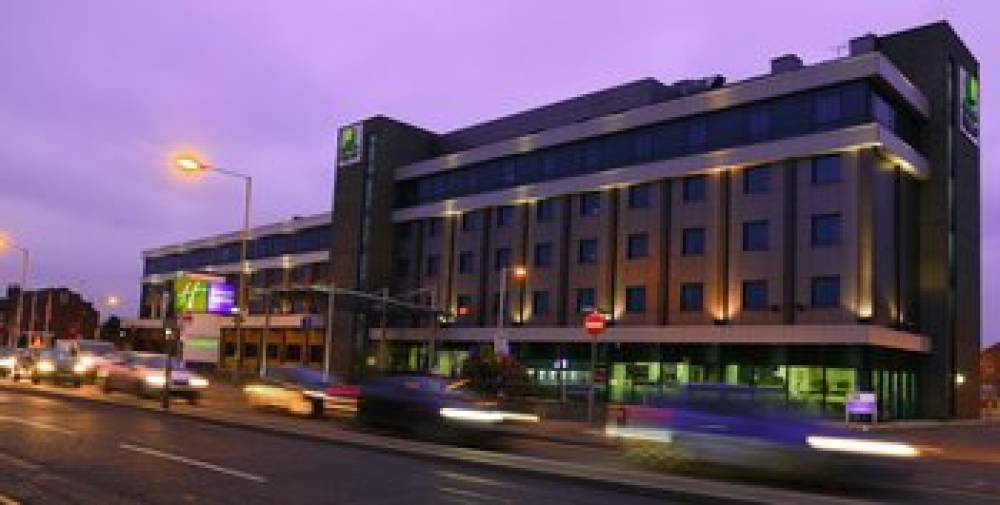 HOLIDAY INN EXP HEATHROW T5 7