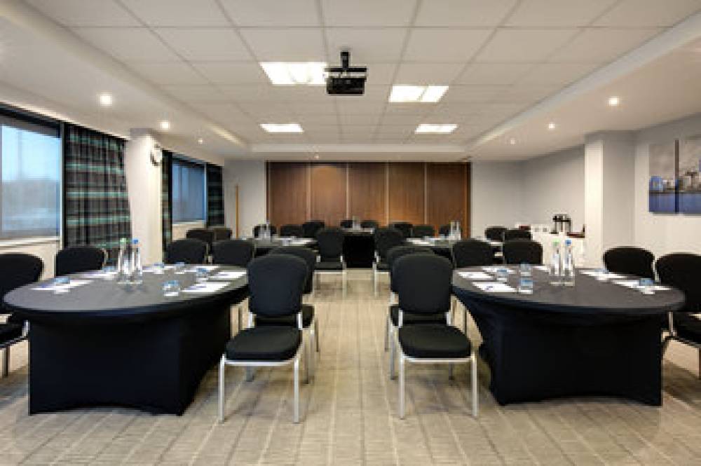 HOLIDAY INN EXP HEATHROW T5 6