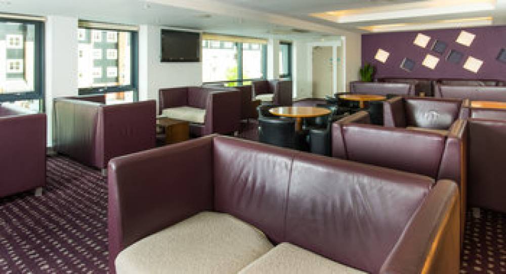 HOLIDAY INN EXP HEMEL HEMPSTEAD 4