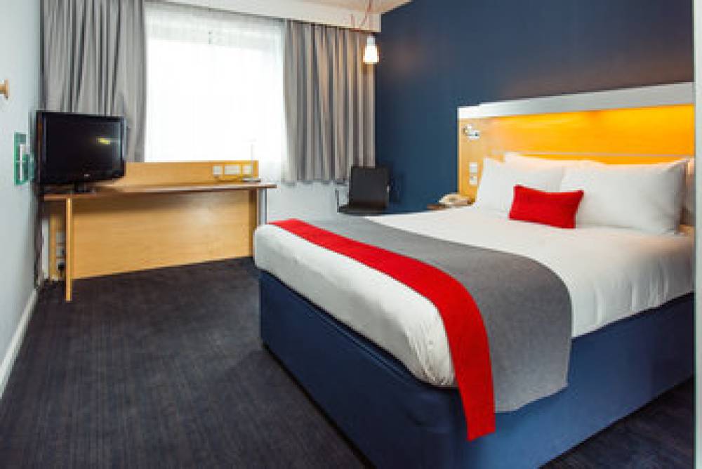HOLIDAY INN EXP HEMEL HEMPSTEAD 7