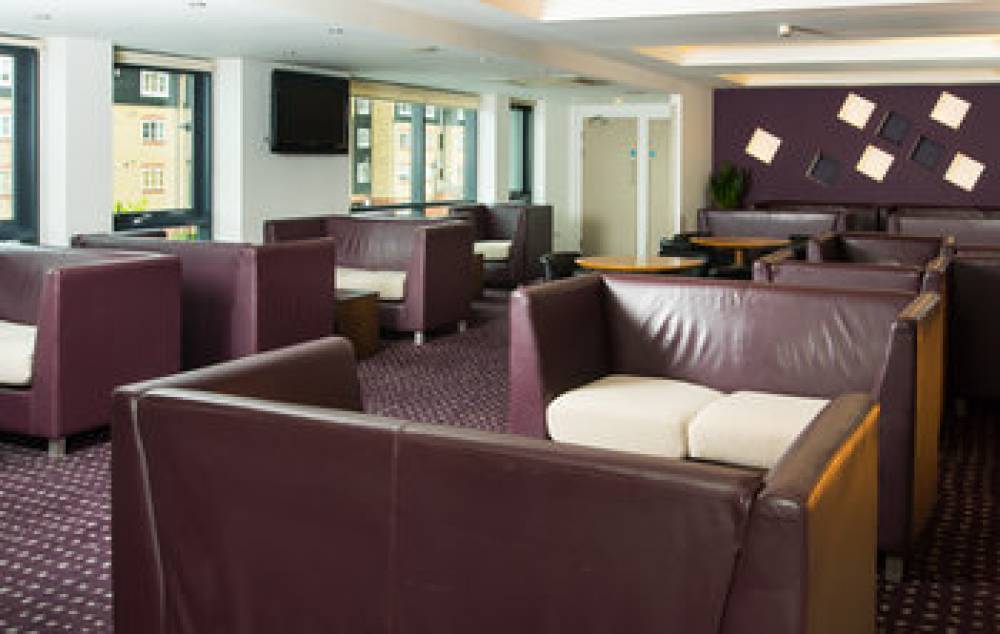 HOLIDAY INN EXP HEMEL HEMPSTEAD 10