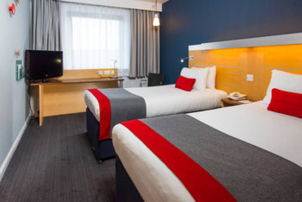 HOLIDAY INN EXP HEMEL HEMPSTEAD 9