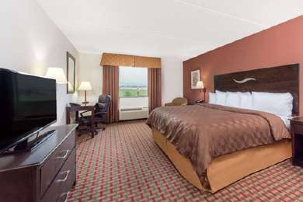 HOLIDAY INN EXP JONESTOWN 4