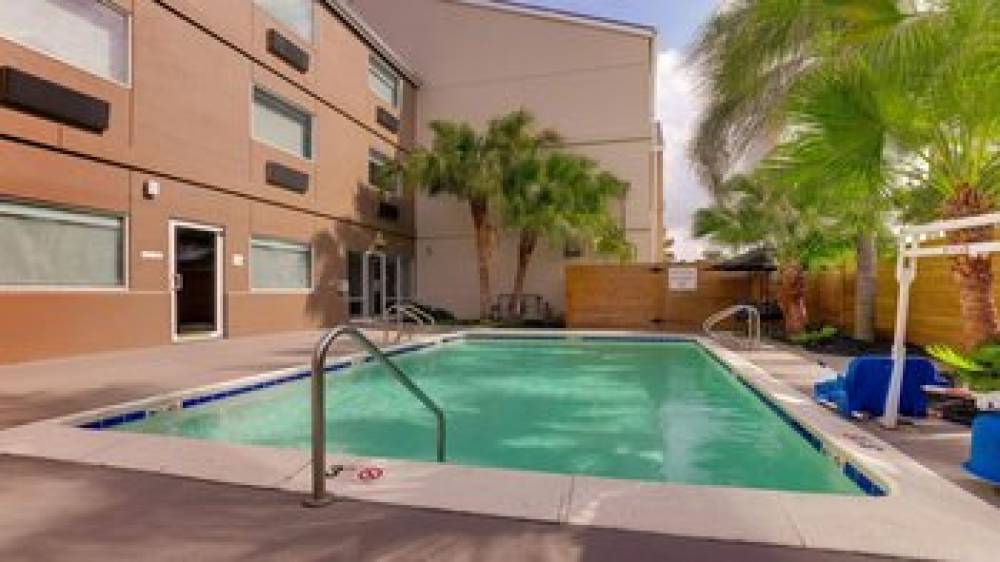 HOLIDAY INN EXP KENNER 8