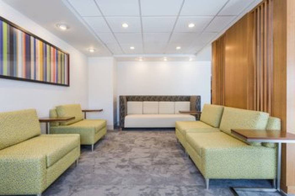 HOLIDAY INN EXP LORTON BY IHG 9