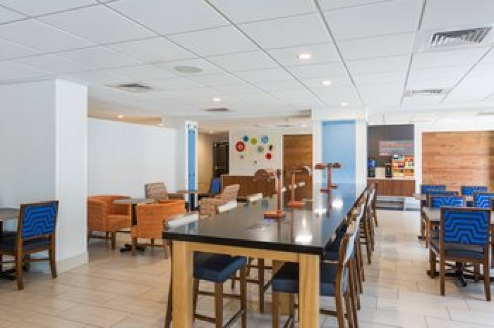 HOLIDAY INN EXP LORTON BY IHG 2