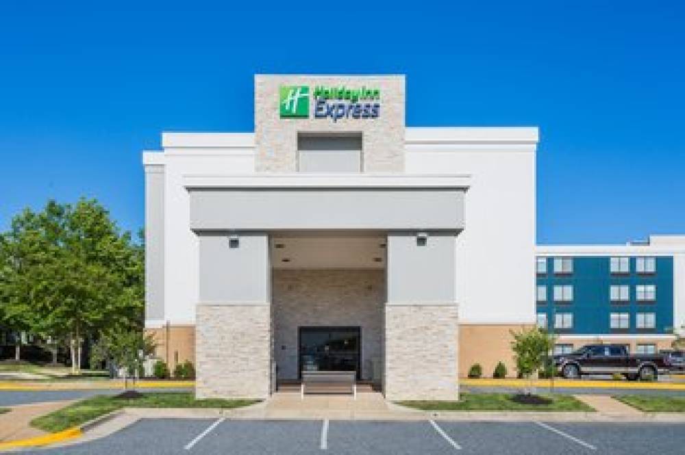 HOLIDAY INN EXP LORTON BY IHG 10