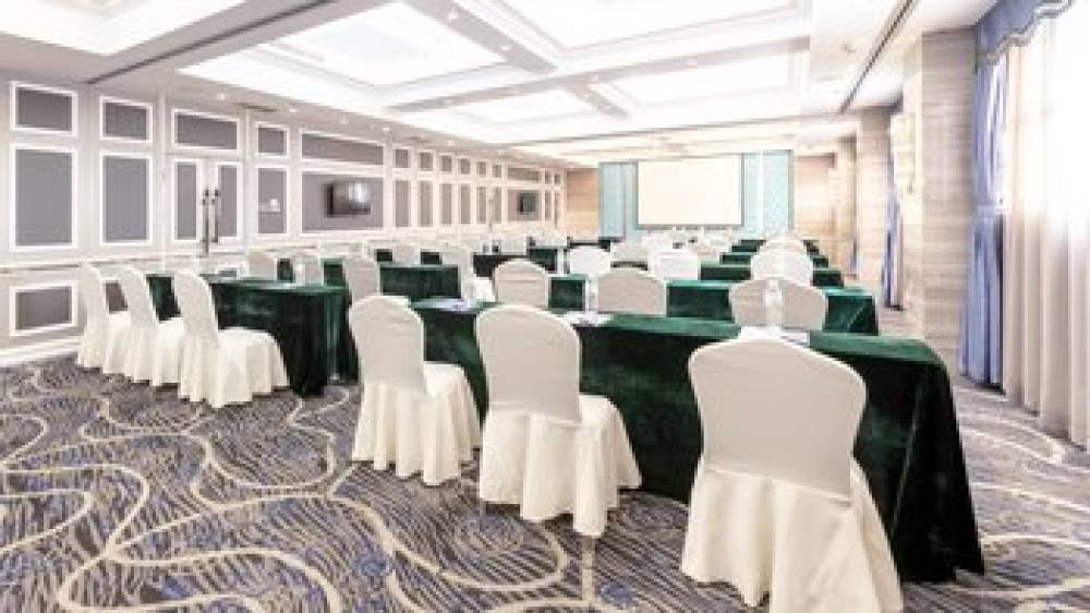 HOLIDAY INN EXP LUSHAN 9