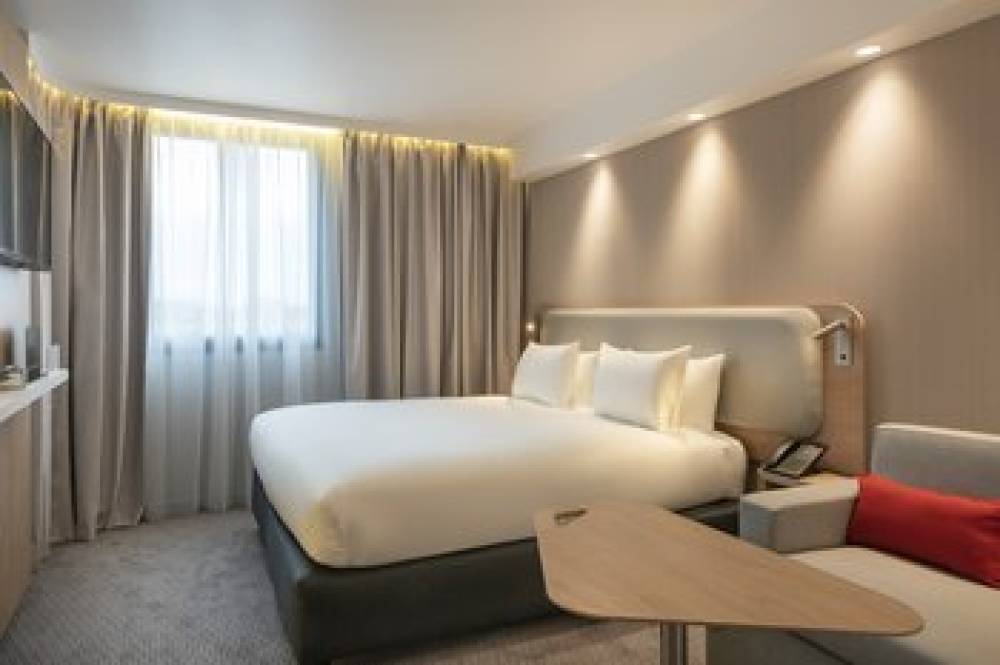 HOLIDAY INN EXP MARNE LA VALLEE VAL 4