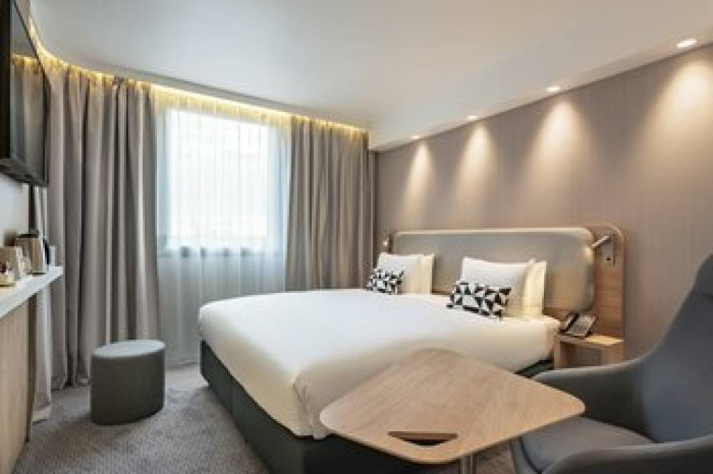 HOLIDAY INN EXP MARNE LA VALLEE VAL 5