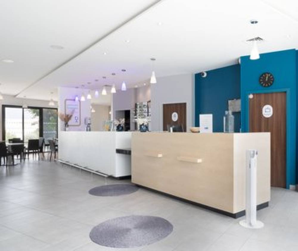 HOLIDAY INN EXP MARSEILLE AIRPORT 4