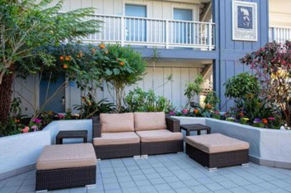 HOLIDAY INN EXP MONTEREY BY IHG 6